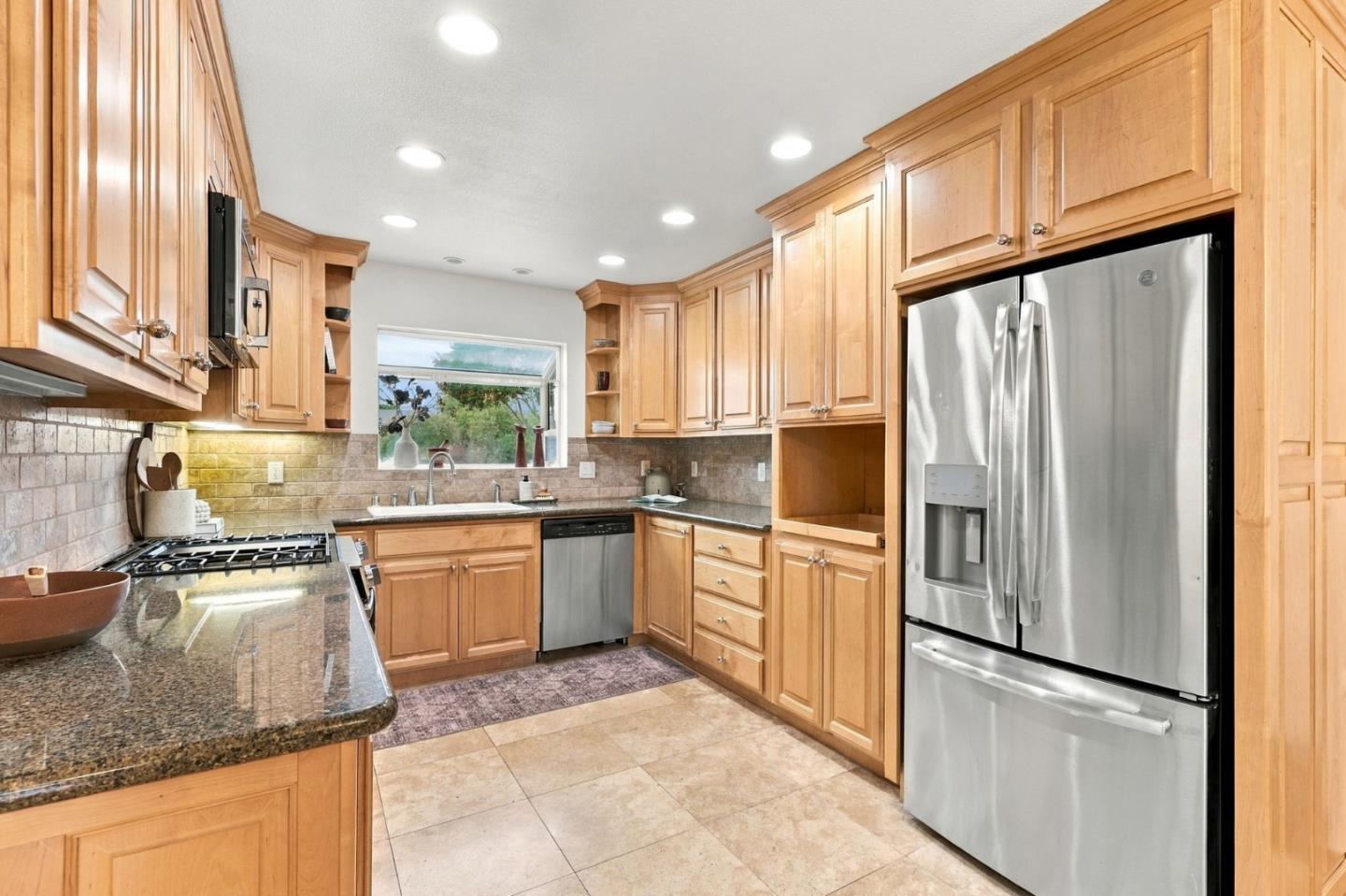 761 La Alondra WAY