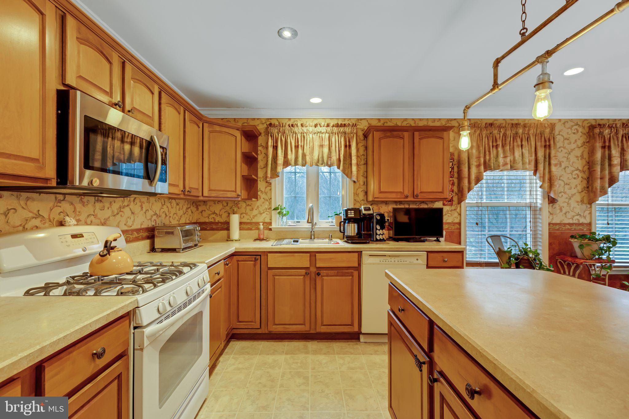 1615 BRIARWOOD DRIVE