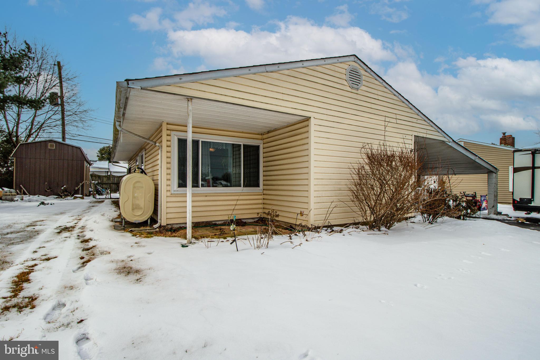 8 STONYBROOK DRIVE E