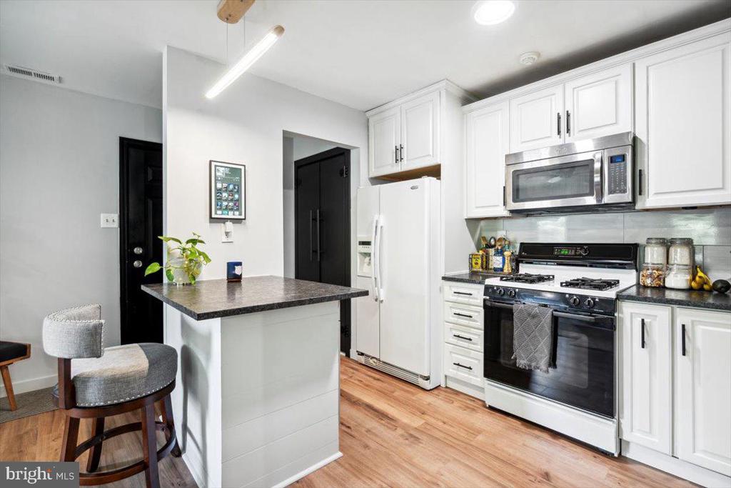 1106 DIAMOND DRIVE