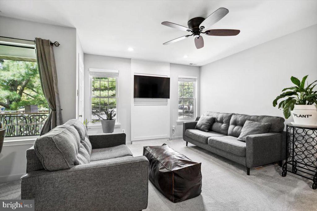 1106 DIAMOND DRIVE