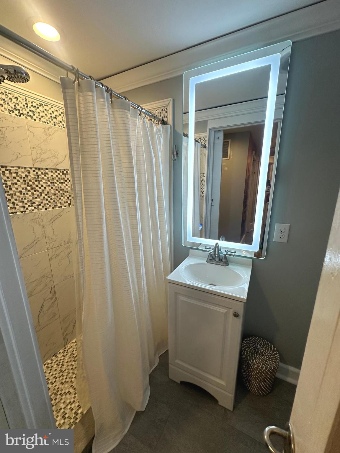 723 NEWPORTVILLE ROAD