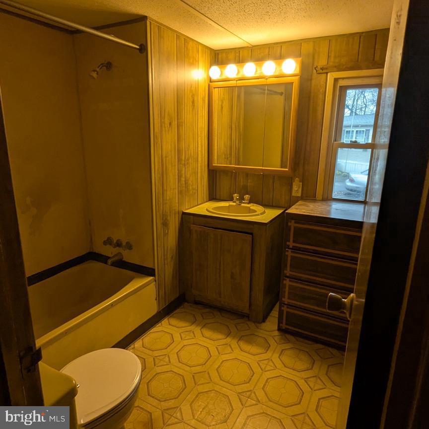 1446 GIBSON ROAD E35