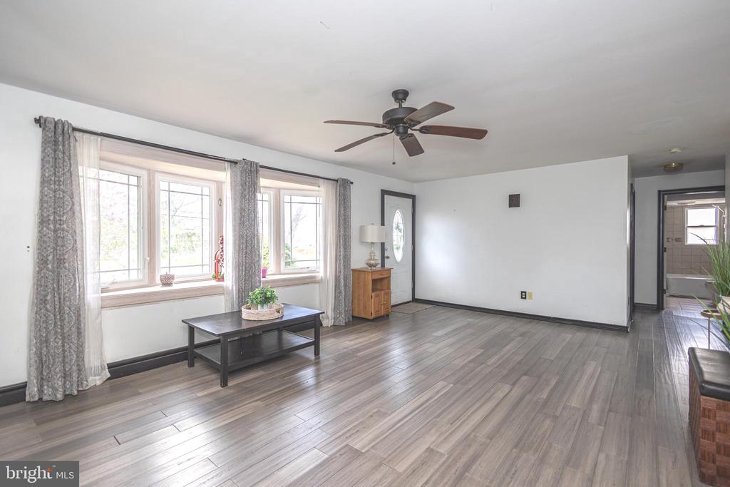 262 E BRANCH ROAD