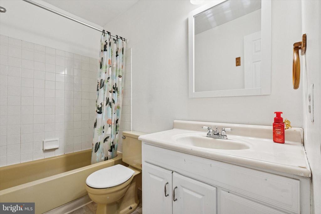 5762 PRESCOTT COURT