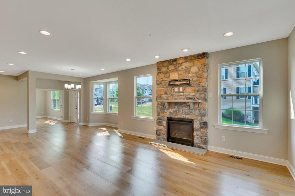 353 W BOULDER DRIVE