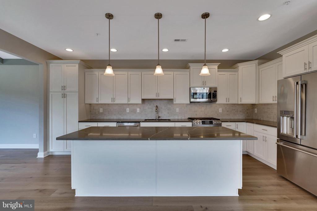 353 W BOULDER DRIVE