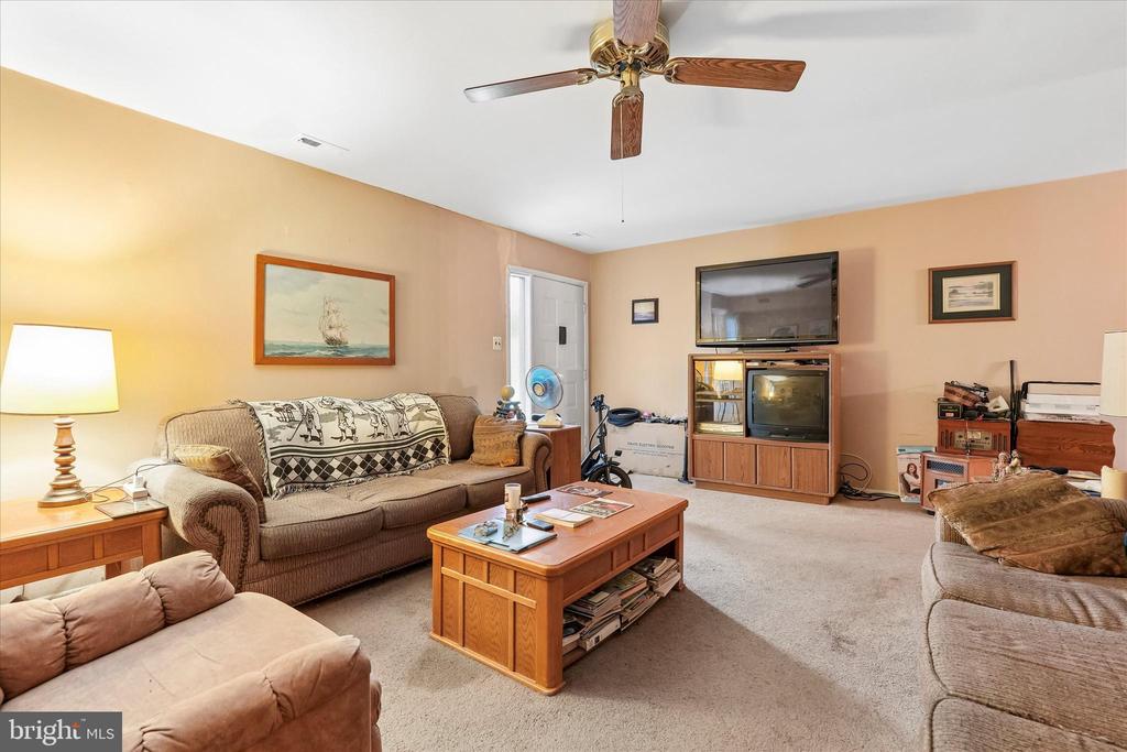 4662 CANTERBURY COURT