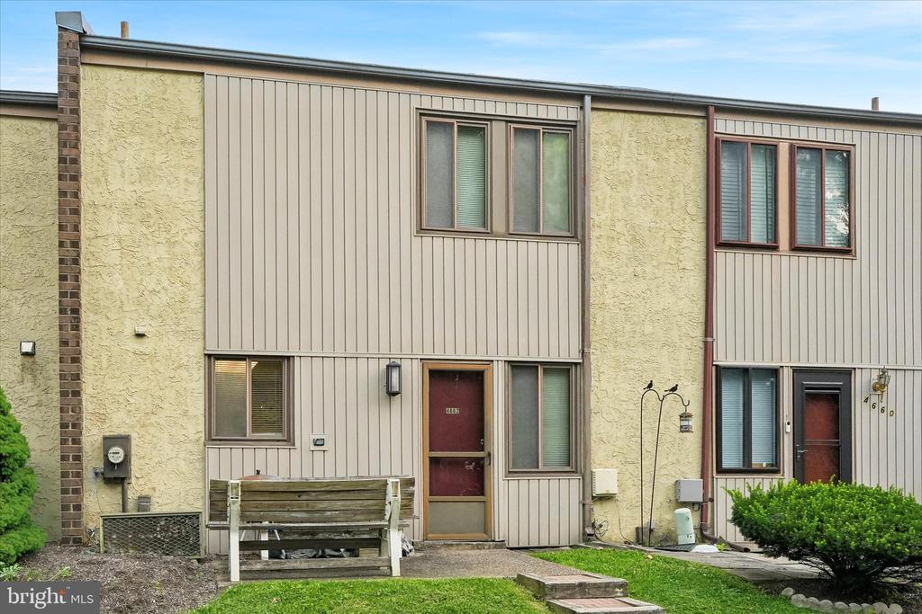 4662 CANTERBURY COURT