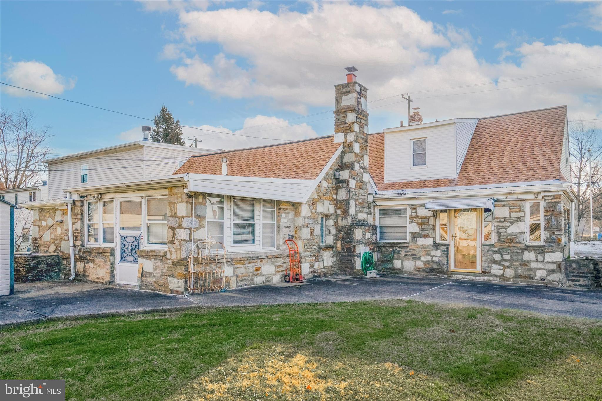 2601 SOUTHAMPTON ROAD