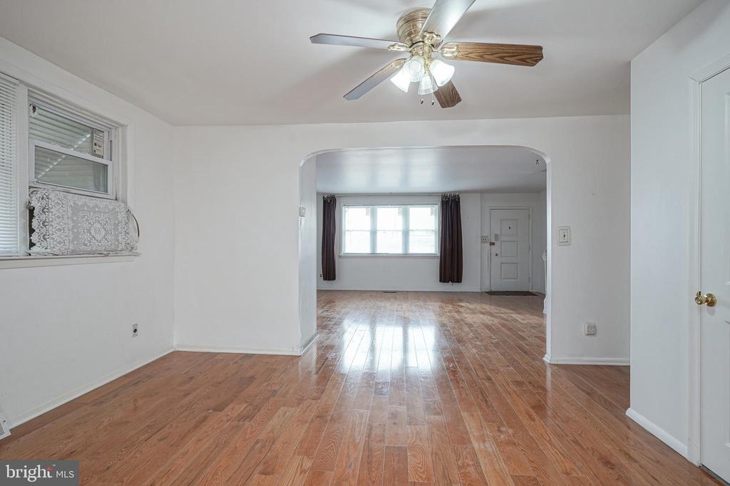 4653 PENNYPACK STREET