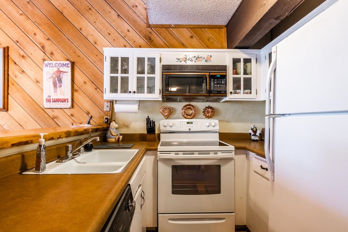 1629 Majestic Pines Drive #44