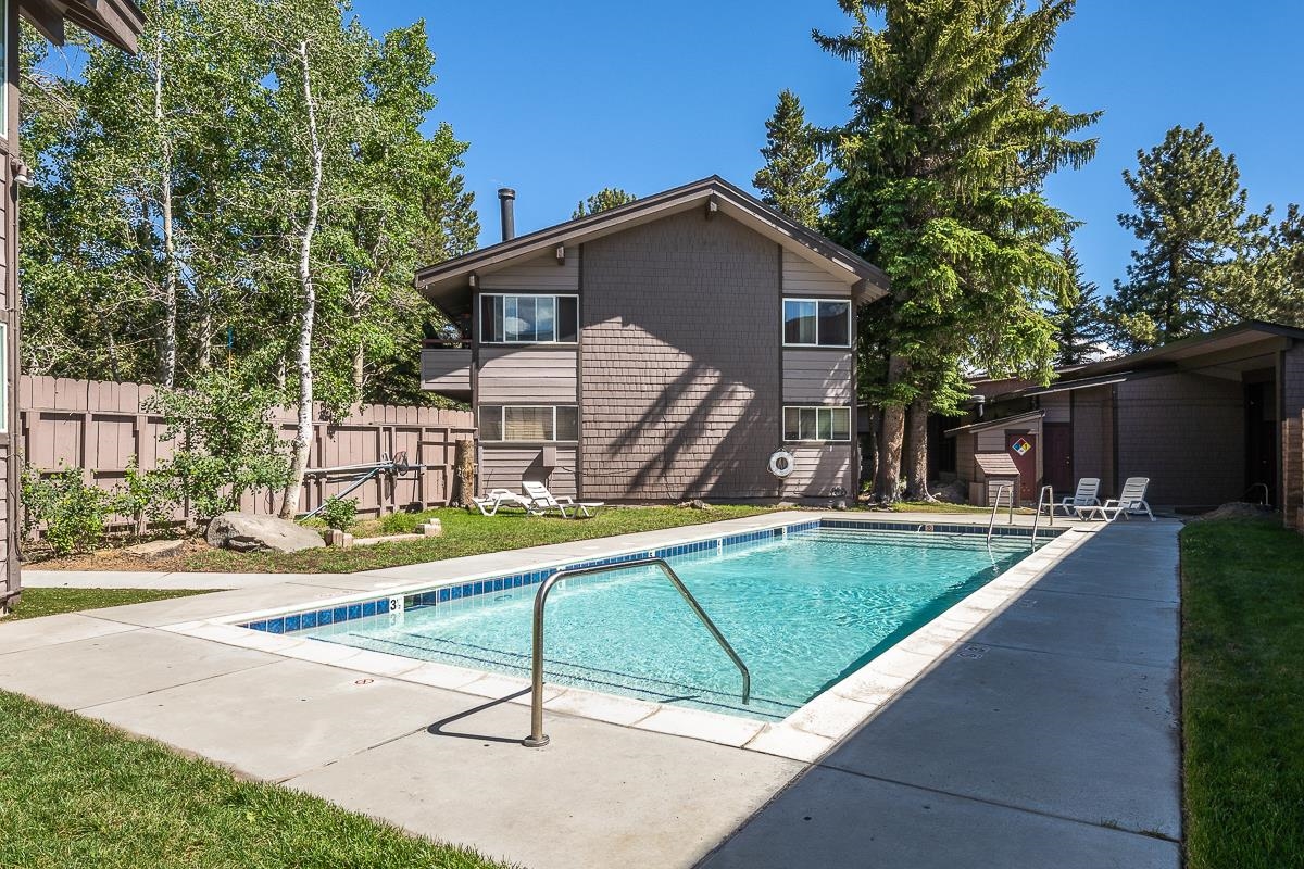 165 Old Mammoth Road #36 Unit: Sierra Manors #36