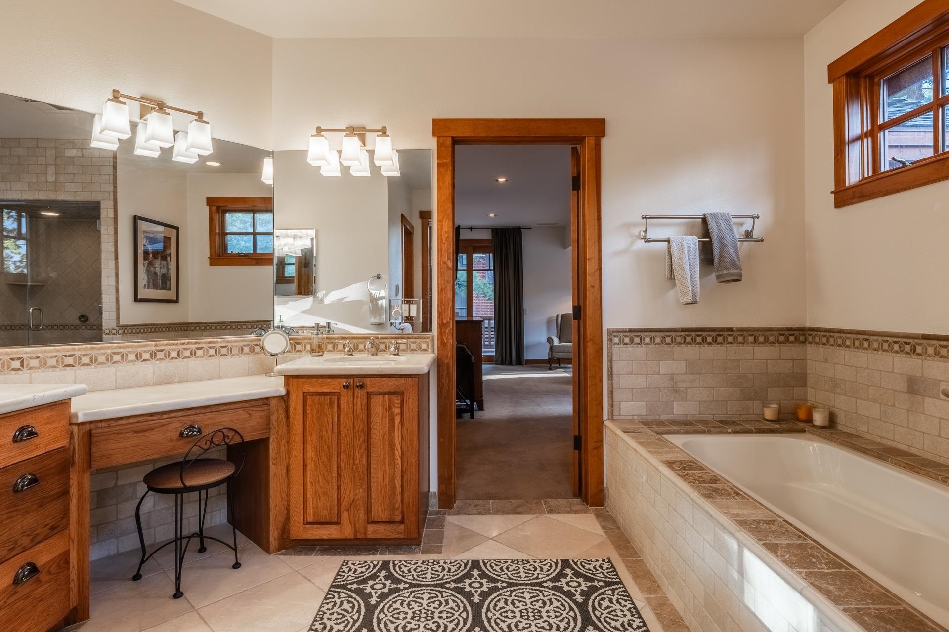 2507 Old Mammoth Road