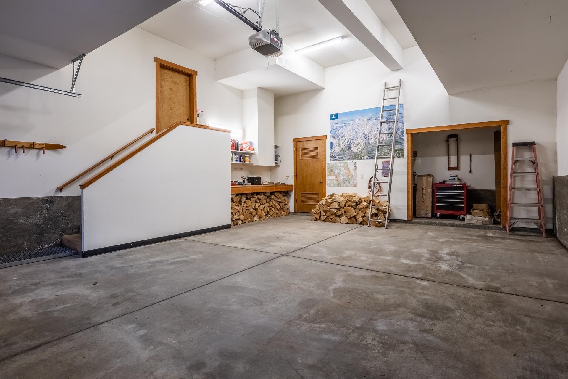 2507 Old Mammoth Road