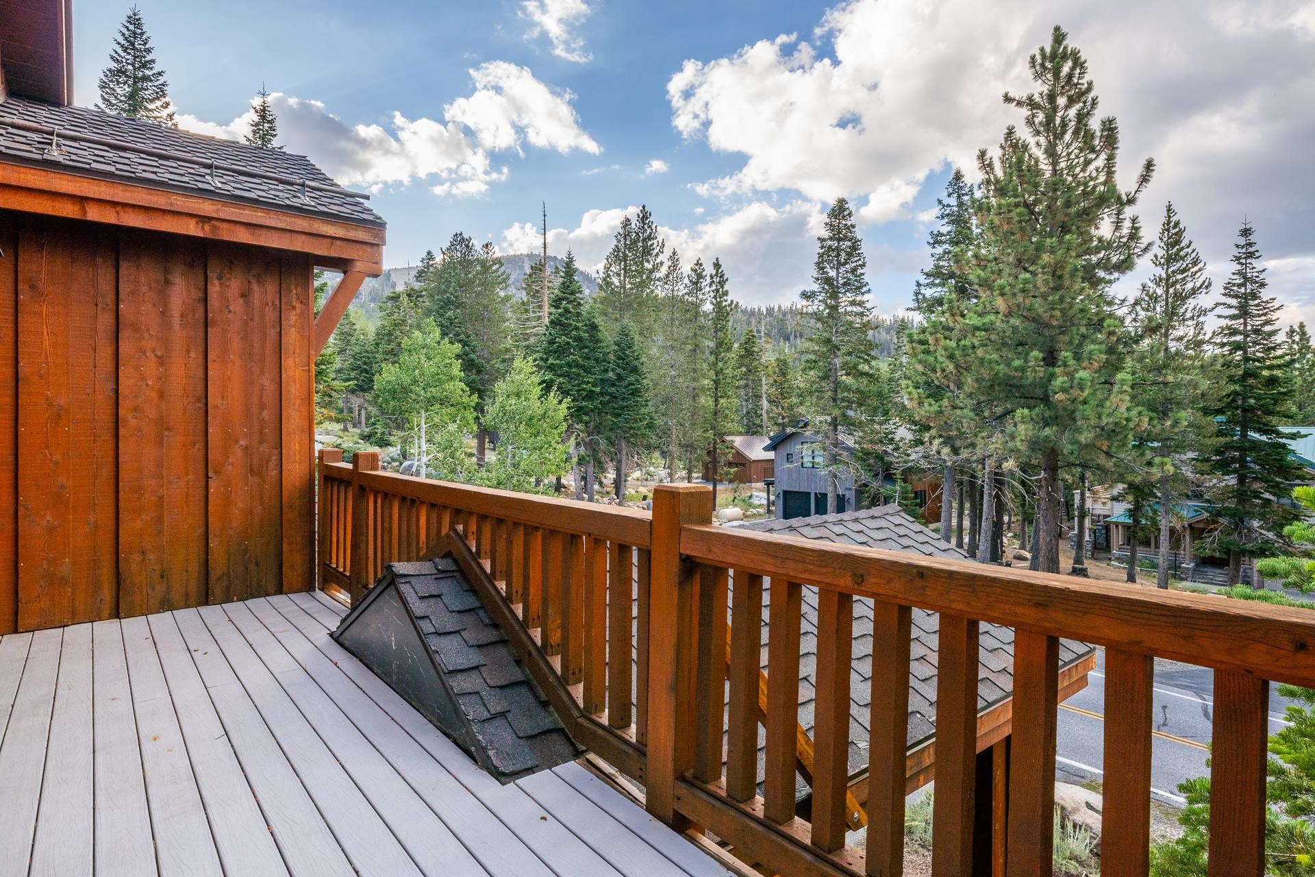 2507 Old Mammoth Road