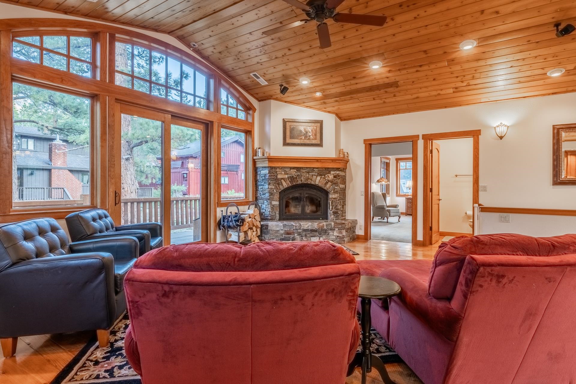 2507 Old Mammoth Road