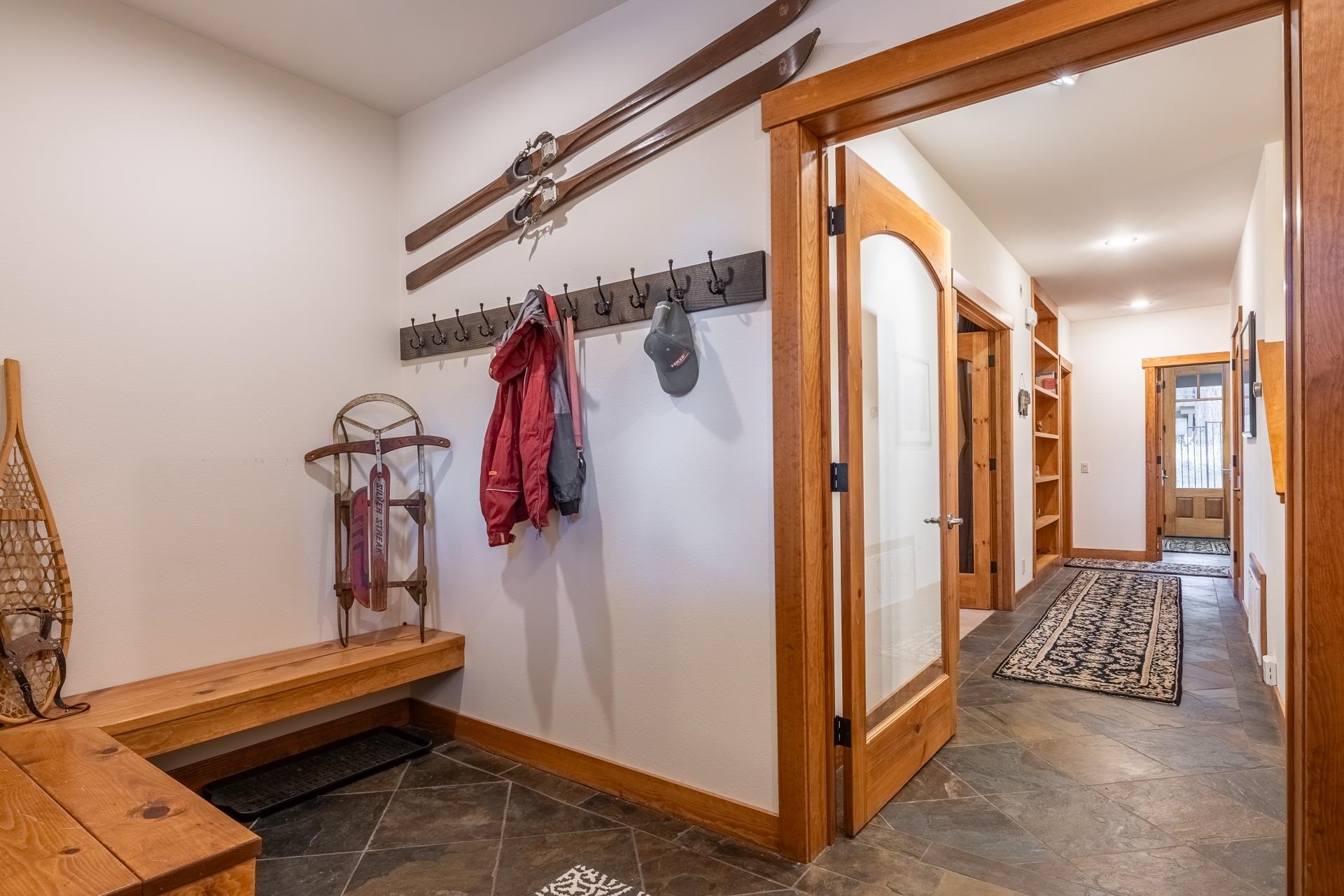 2507 Old Mammoth Road