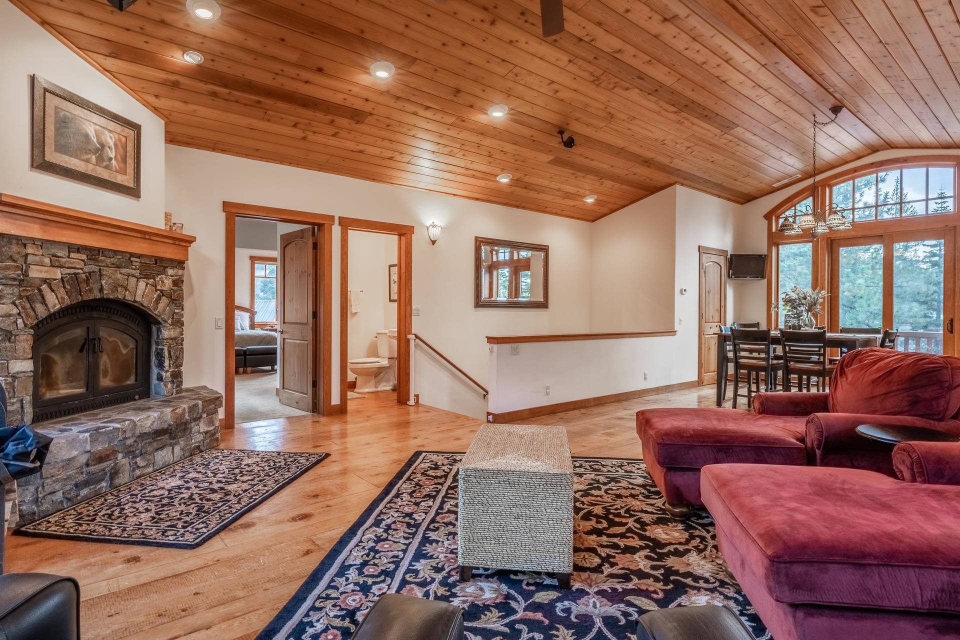 2507 Old Mammoth Road