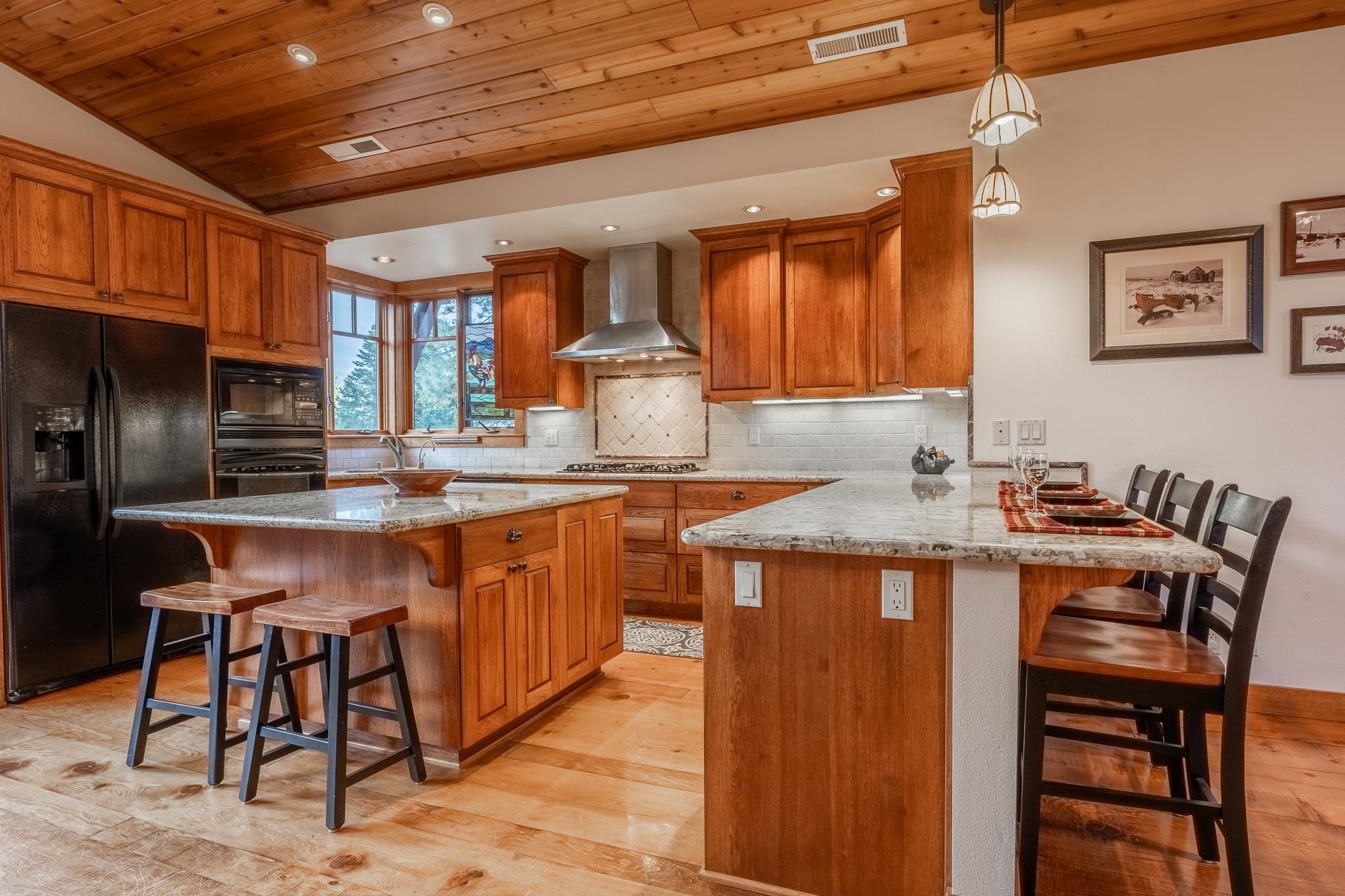 2507 Old Mammoth Road