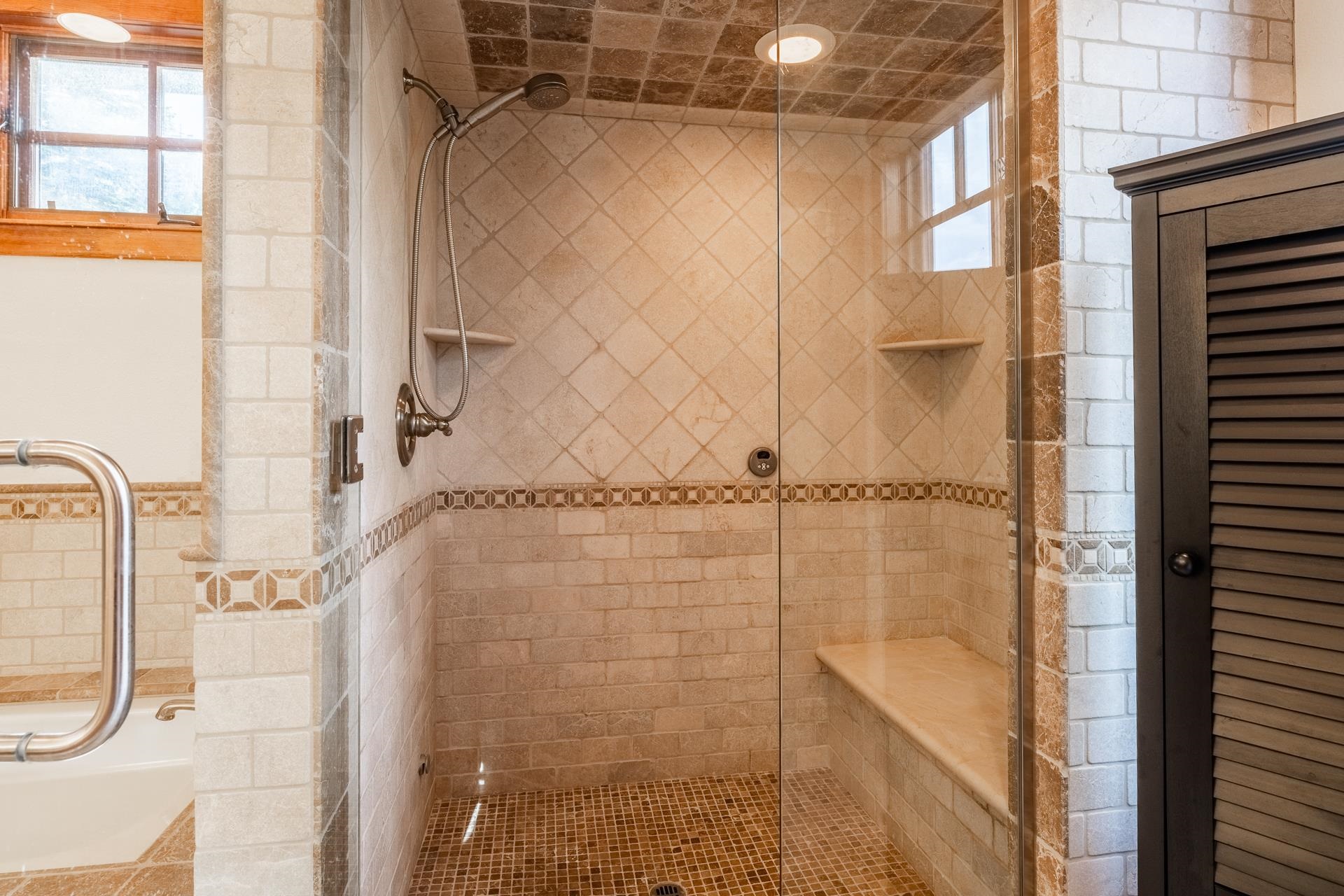 2507 Old Mammoth Road