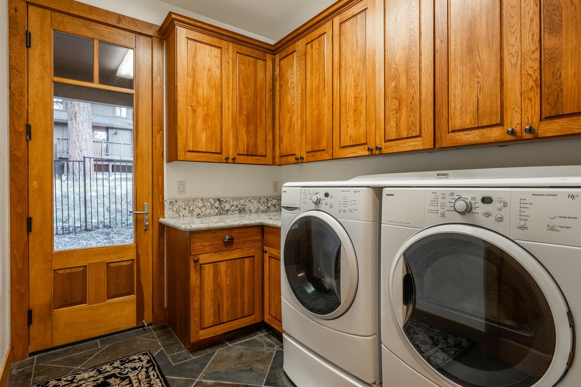 2507 Old Mammoth Road