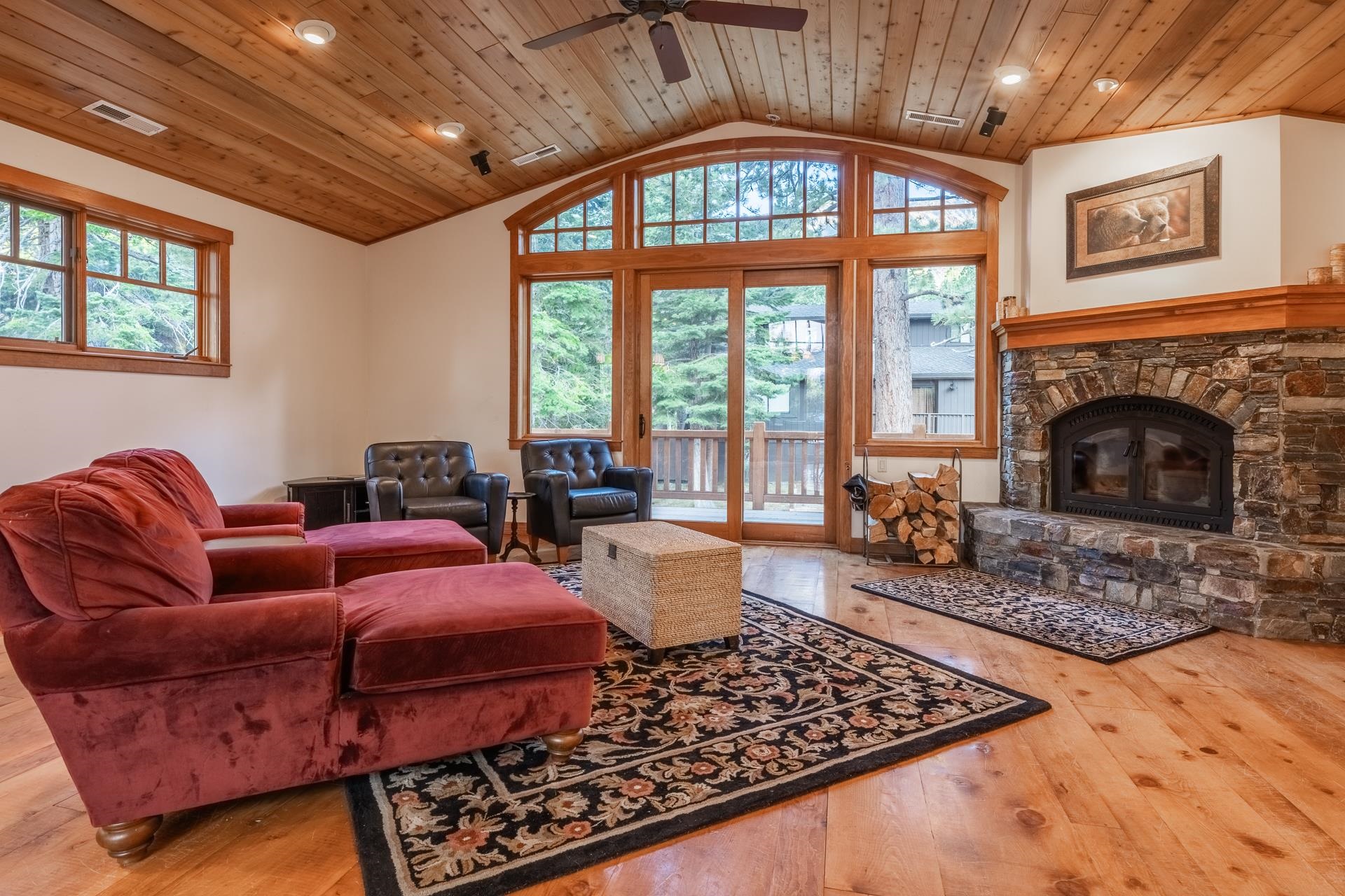 2507 Old Mammoth Road