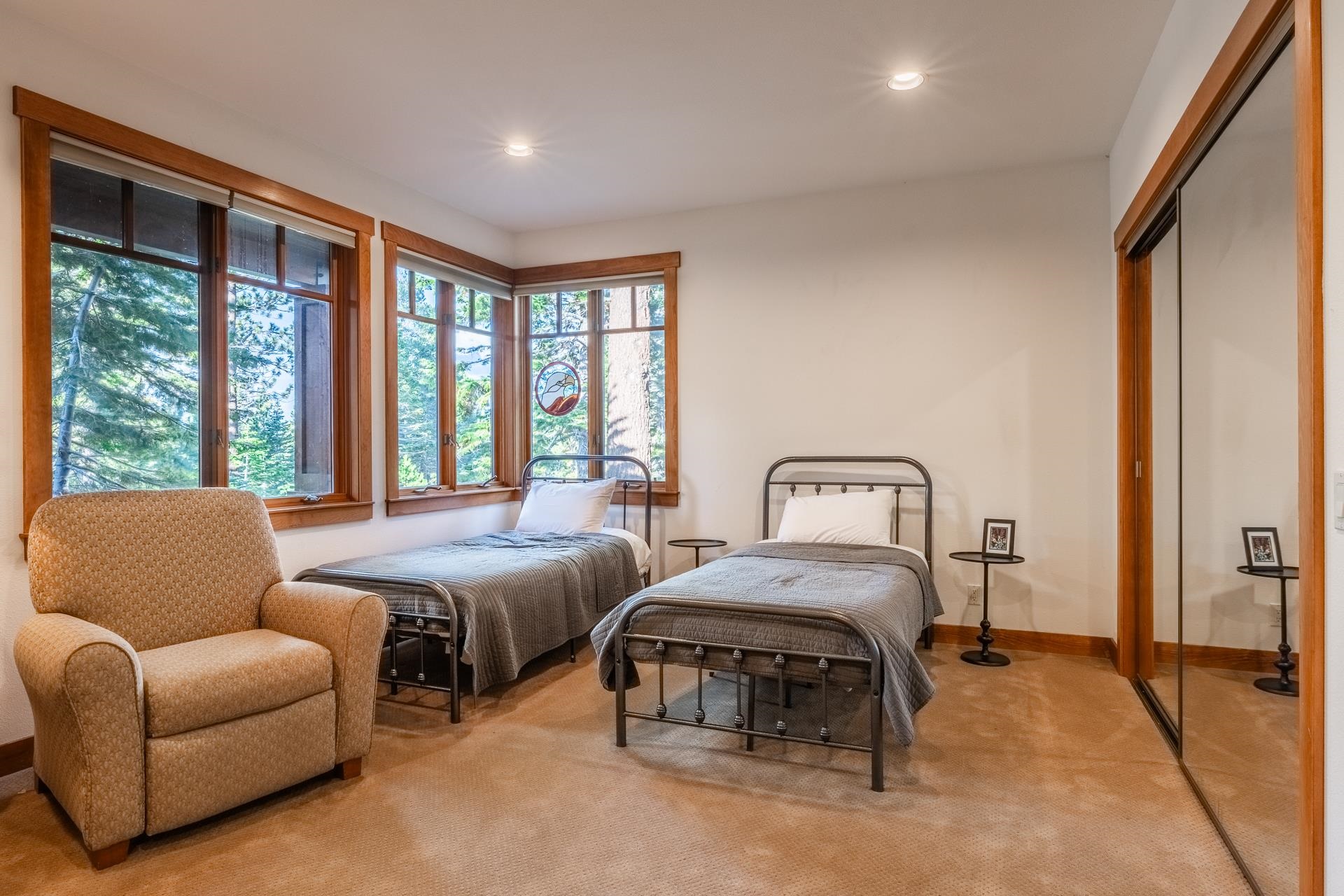 2507 Old Mammoth Road