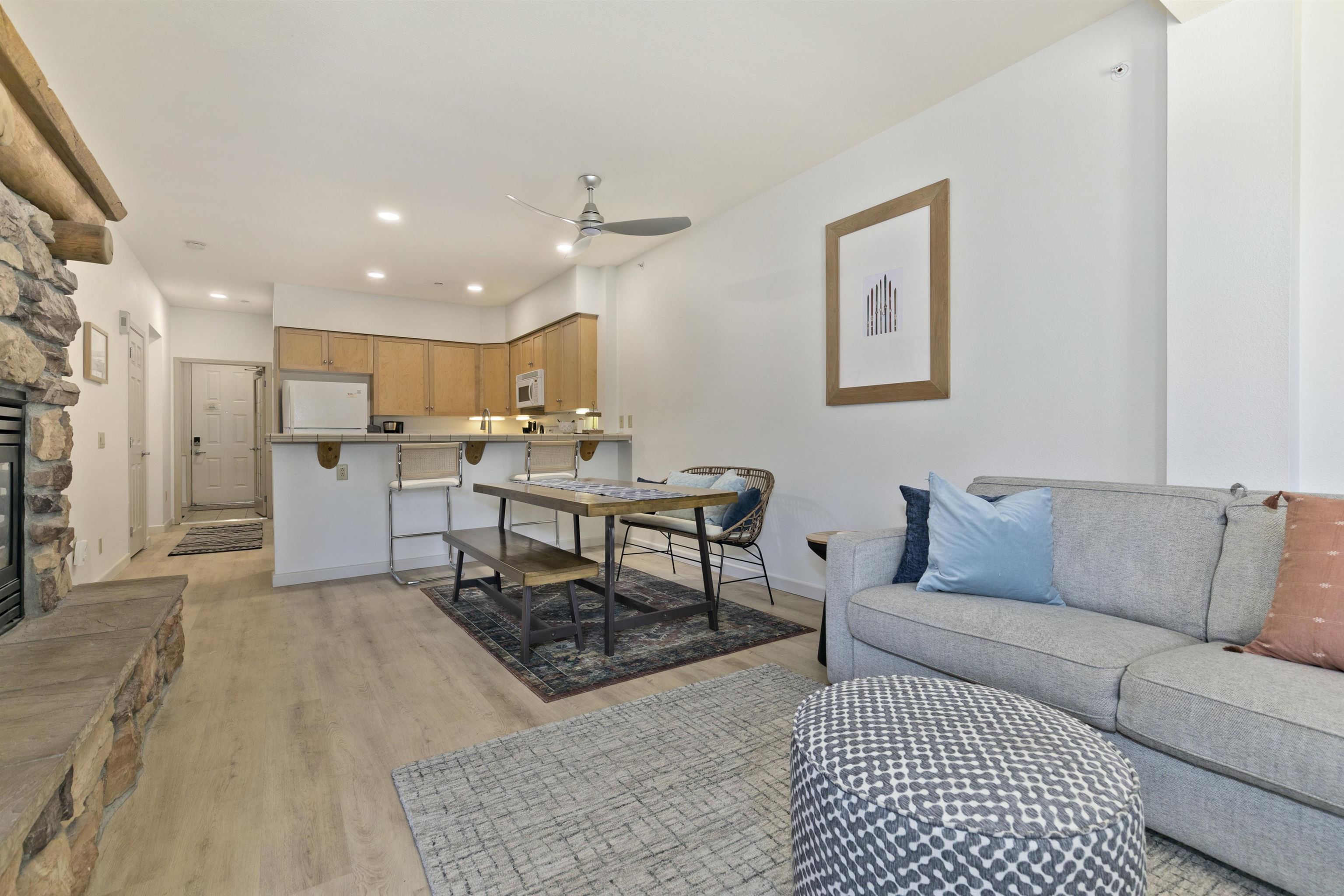 1500 Lodestar #104 Drive Unit: Mammoth Green #104