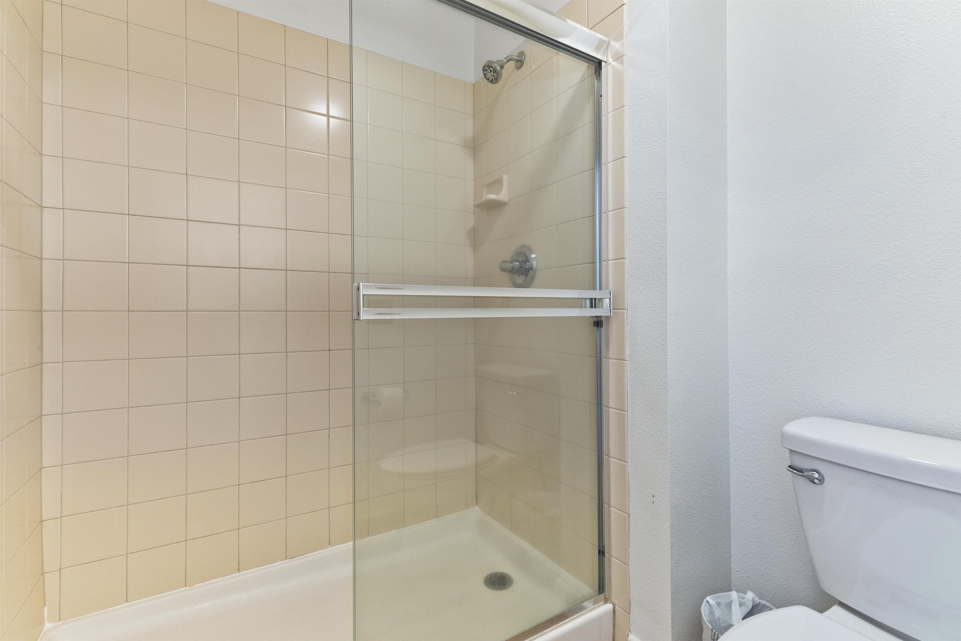 1500 Lodestar #104 Drive Unit: Mammoth Green #104