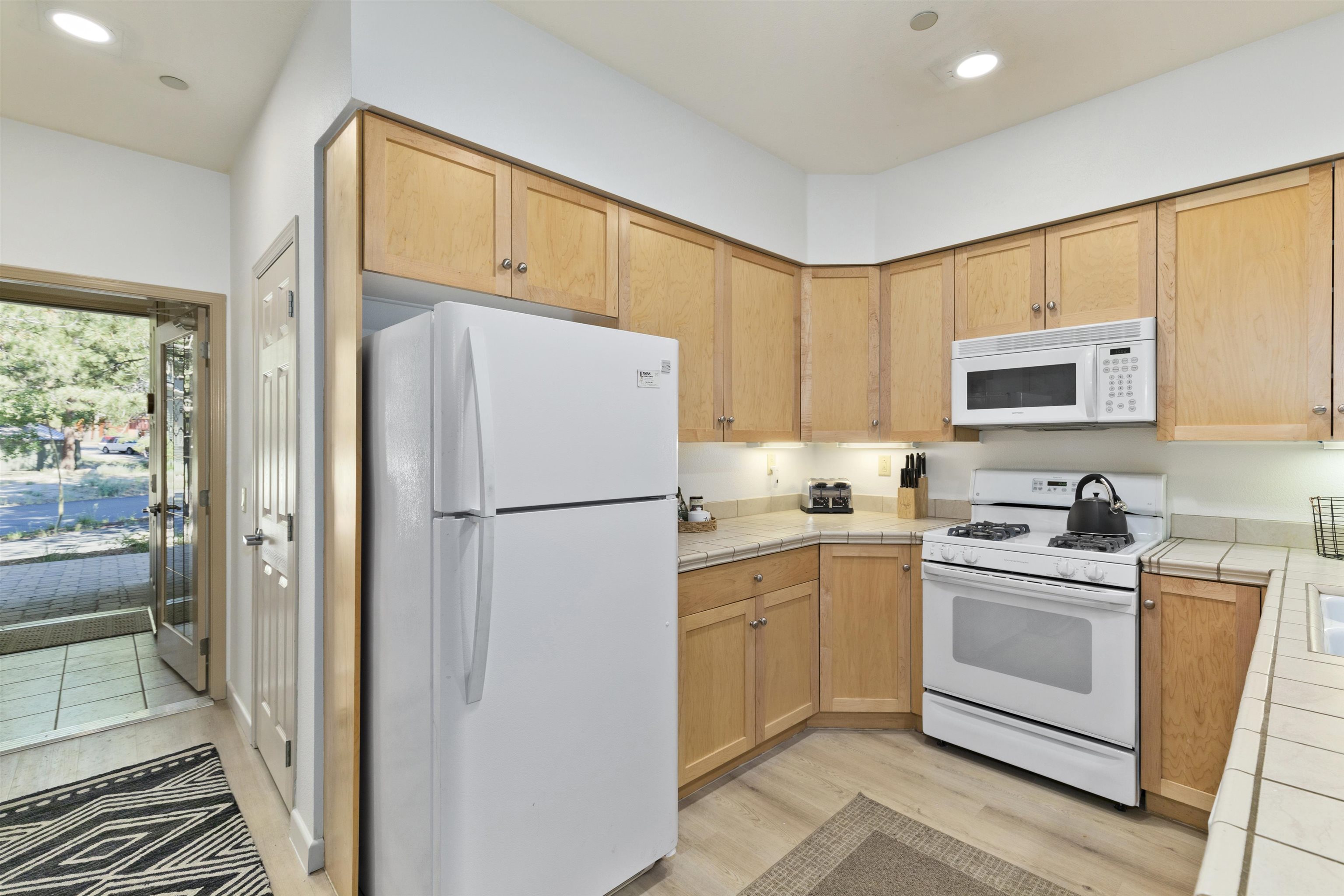 1500 Lodestar #104 Drive Unit: Mammoth Green #104