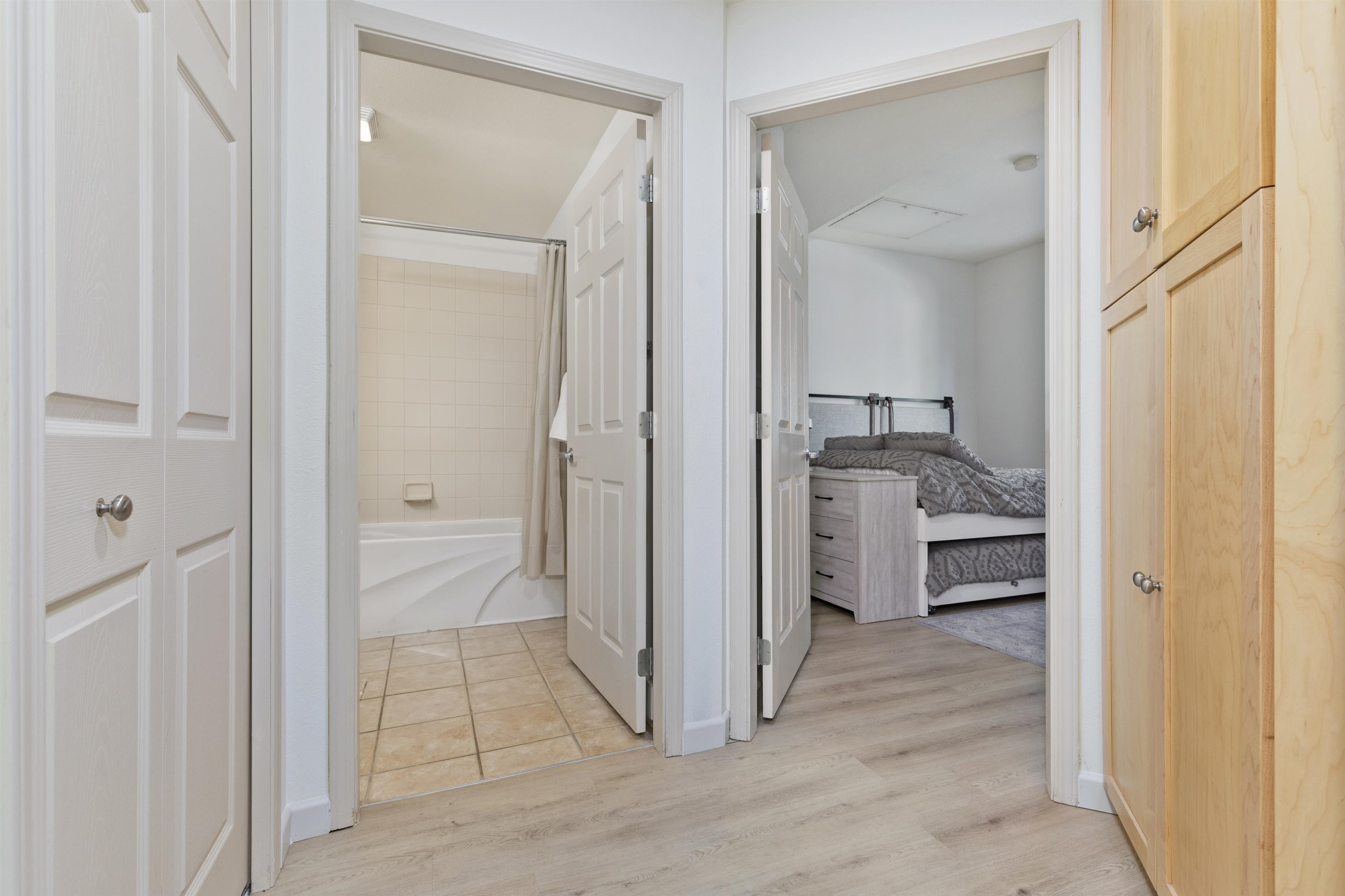 1500 Lodestar #104 Drive Unit: Mammoth Green #104