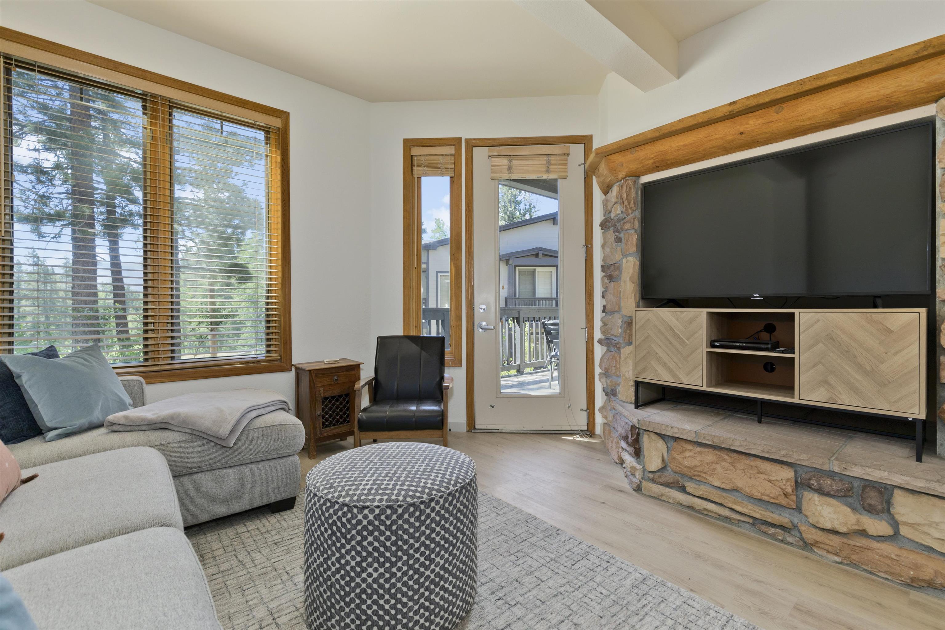 1500 Lodestar #104 Drive Unit: Mammoth Green #104