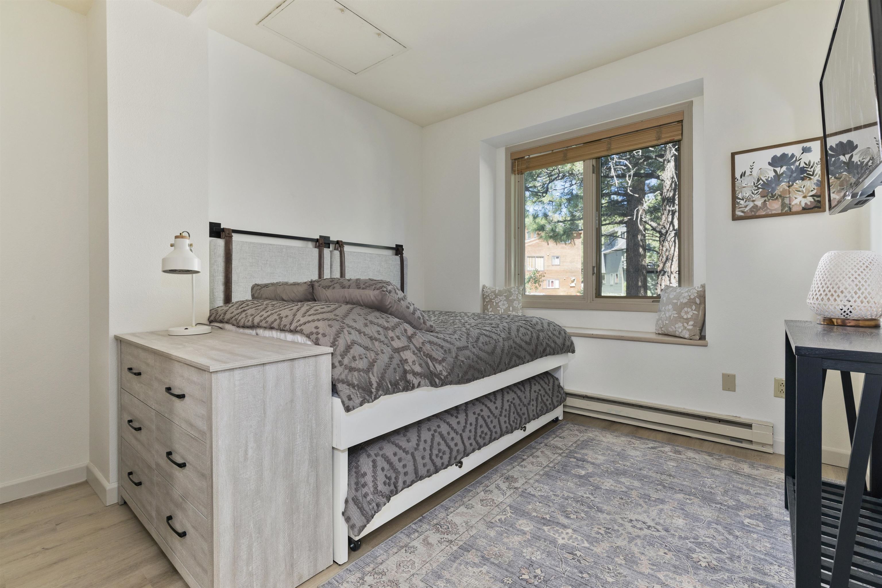 1500 Lodestar #104 Drive Unit: Mammoth Green #104