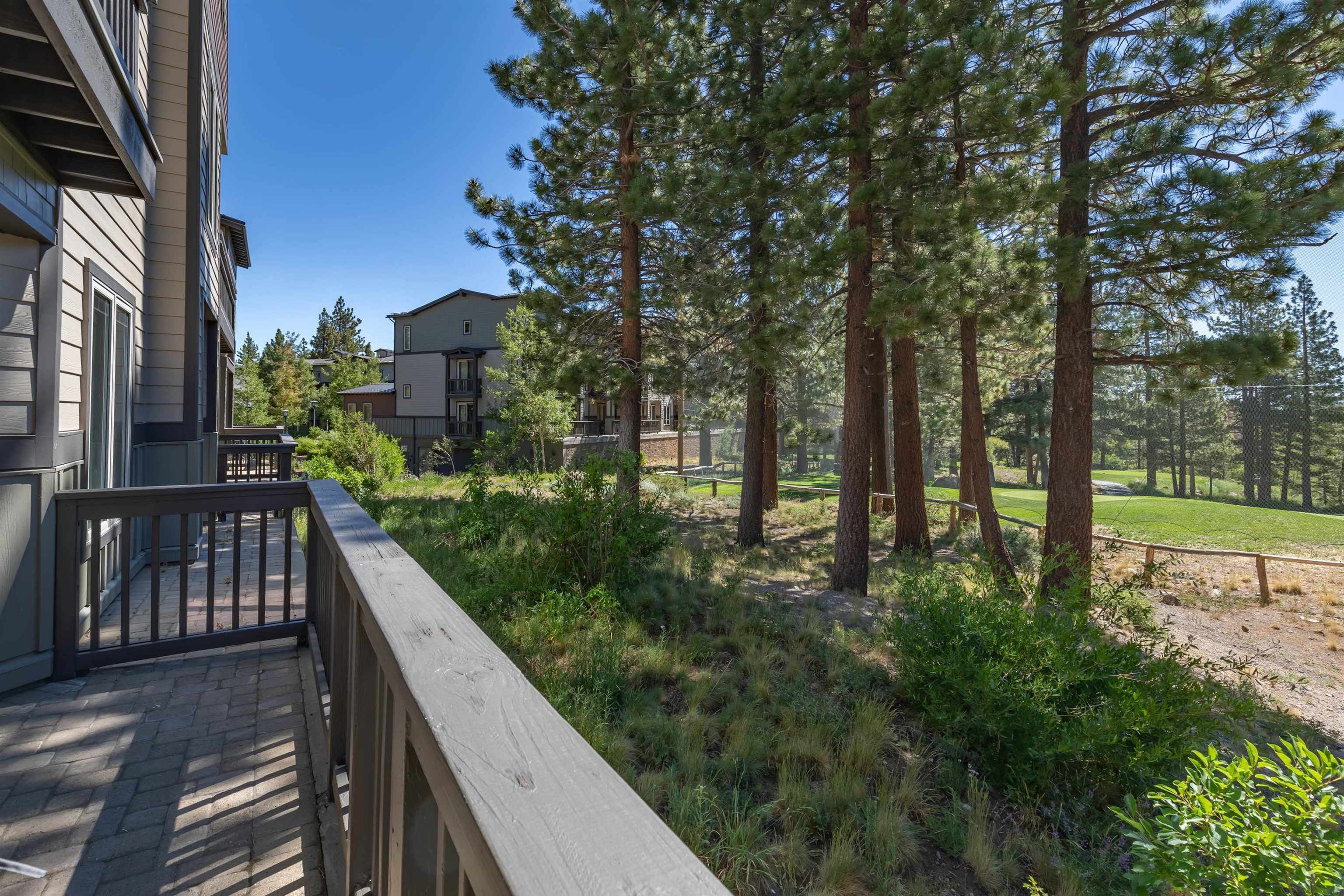 1500 Lodestar #104 Drive Unit: Mammoth Green #104