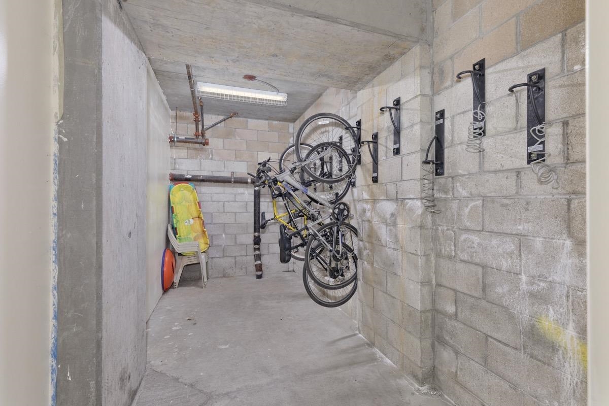 1500 Lodestar #104 Drive Unit: Mammoth Green #104