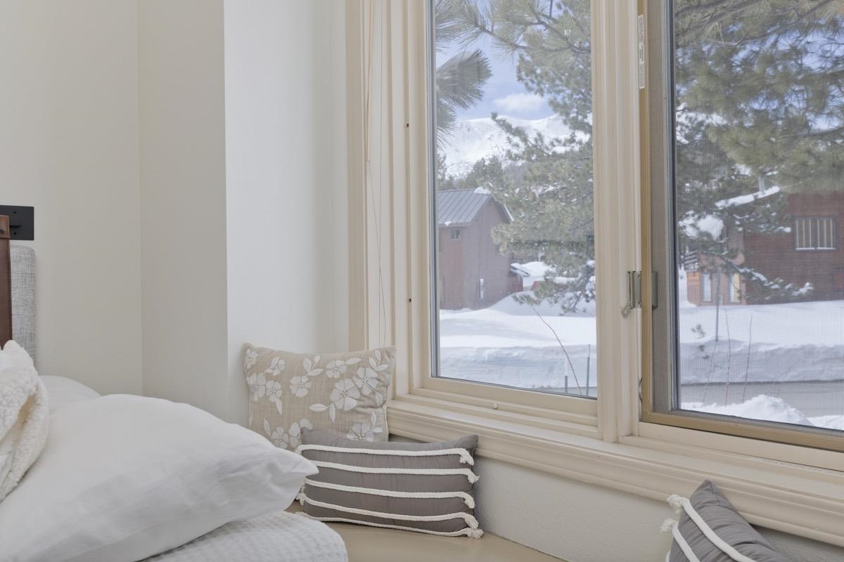 1500 Lodestar #104 Drive Unit: Mammoth Green #104