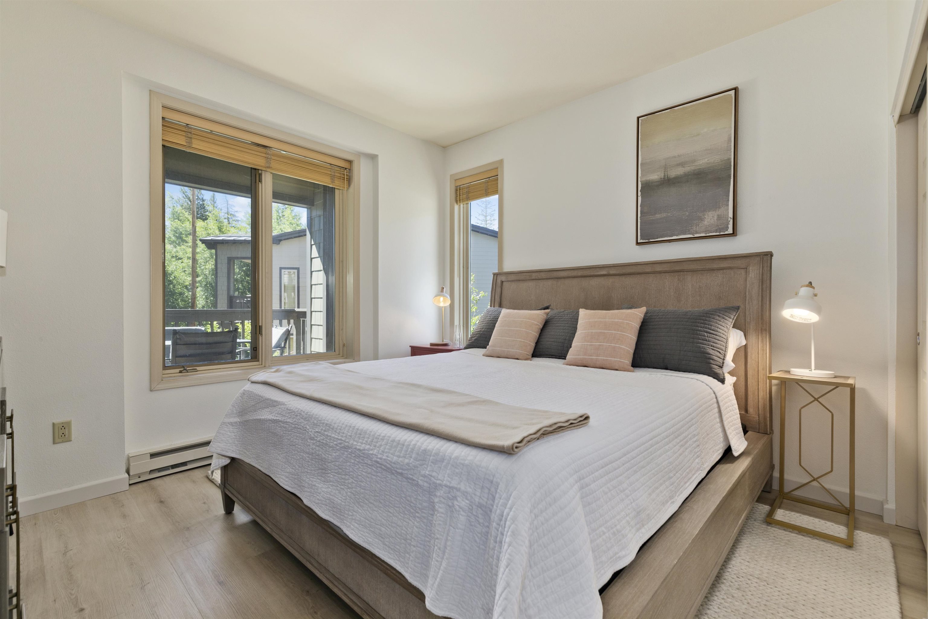 1500 Lodestar #104 Drive Unit: Mammoth Green #104