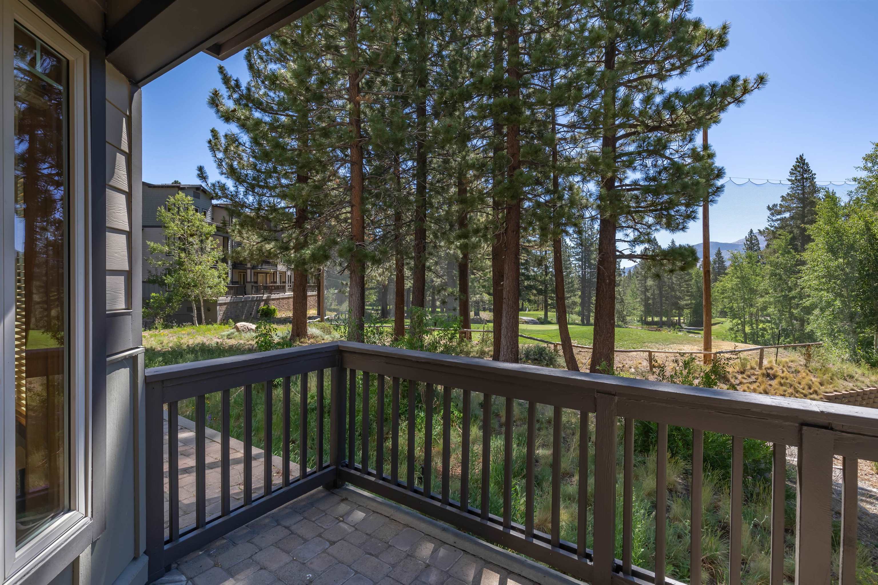 1500 Lodestar #104 Drive Unit: Mammoth Green #104