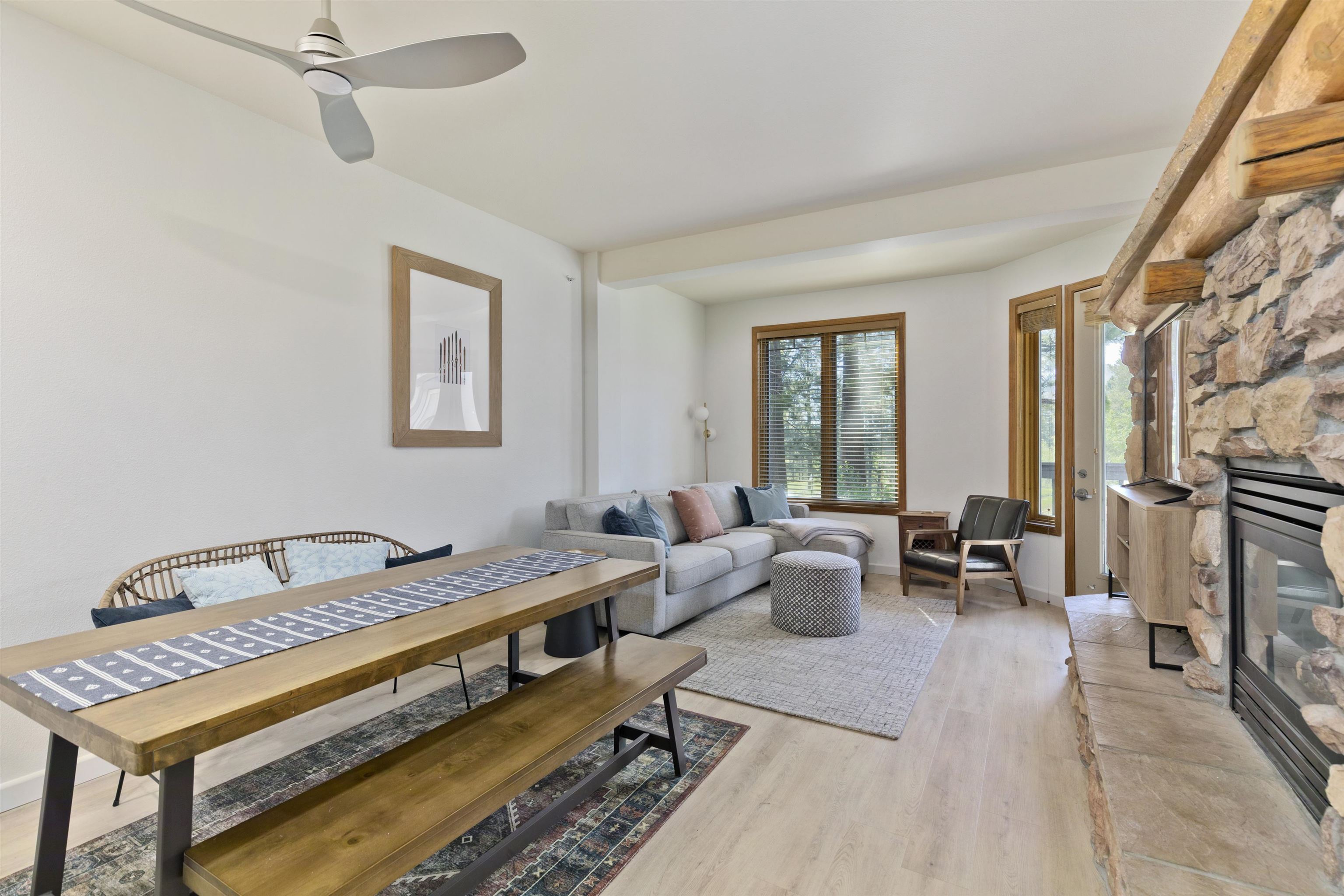 1500 Lodestar #104 Drive Unit: Mammoth Green #104