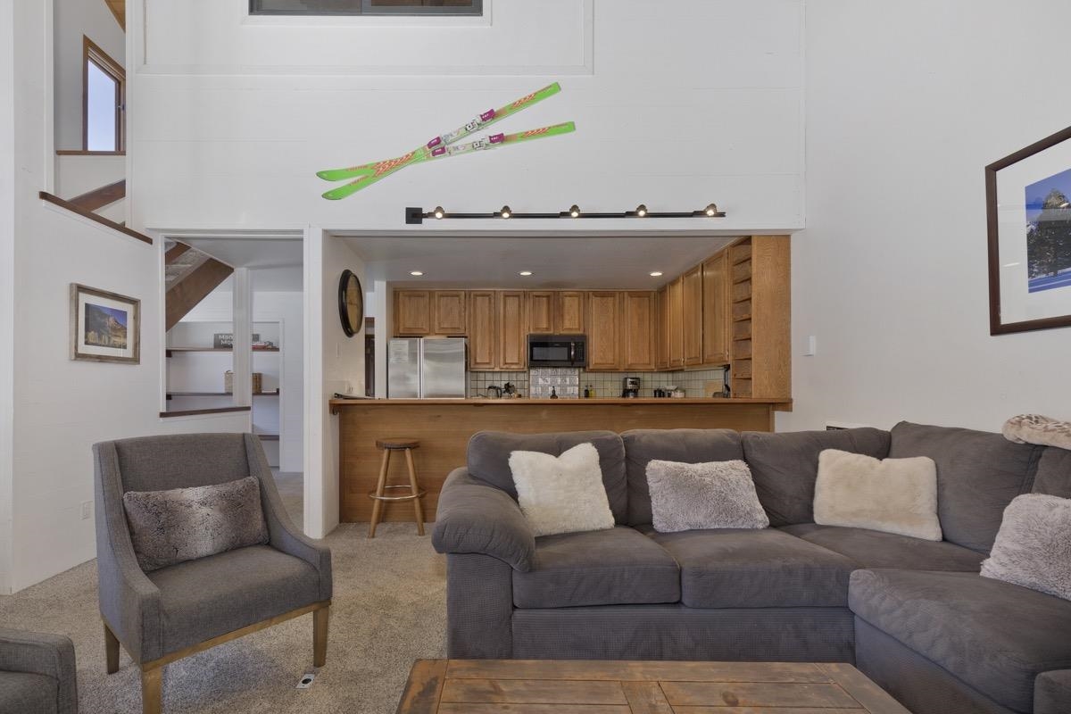 143 Lakeview Blvd #9 (Door 16)