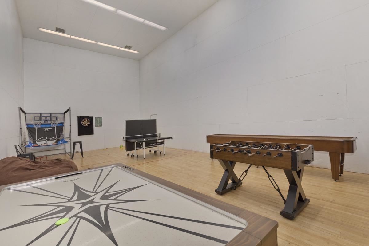 143 Lakeview Blvd #9 (Door 16)