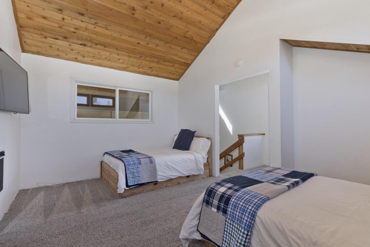 143 Lakeview Blvd #9 (Door 16)