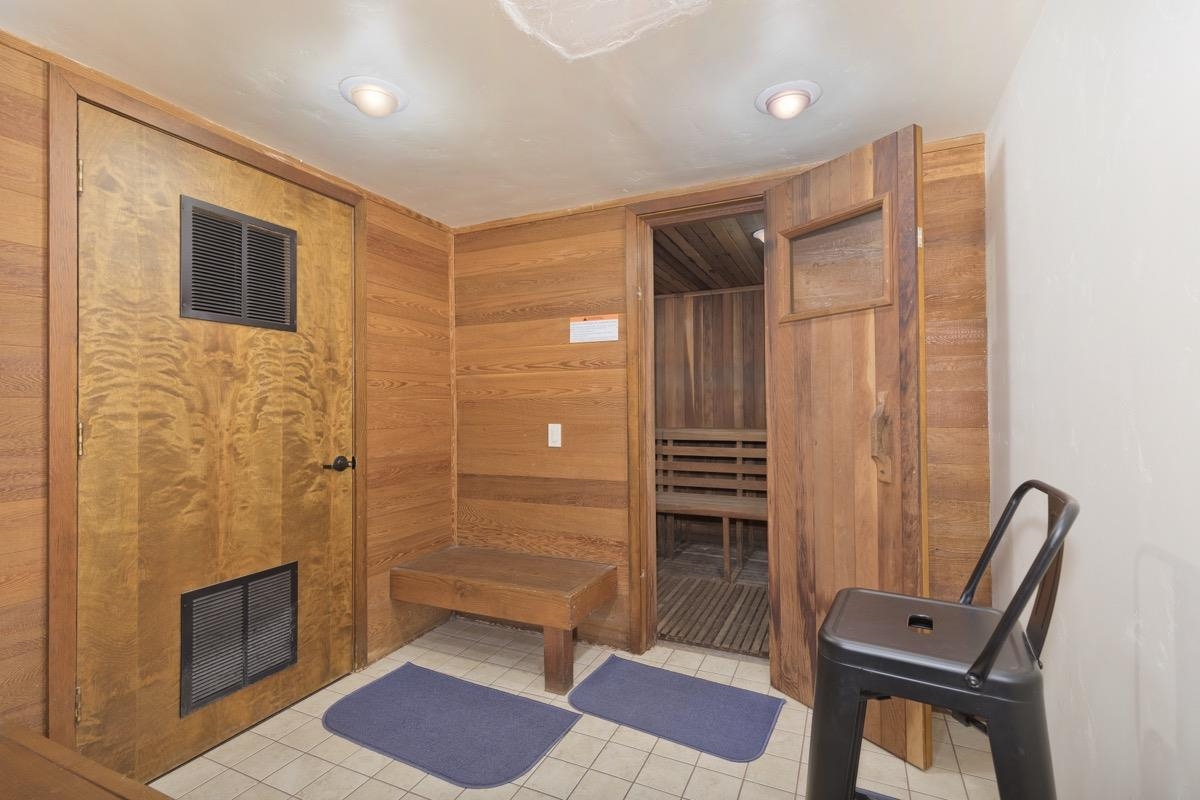 143 Lakeview Blvd #9 (Door 16)