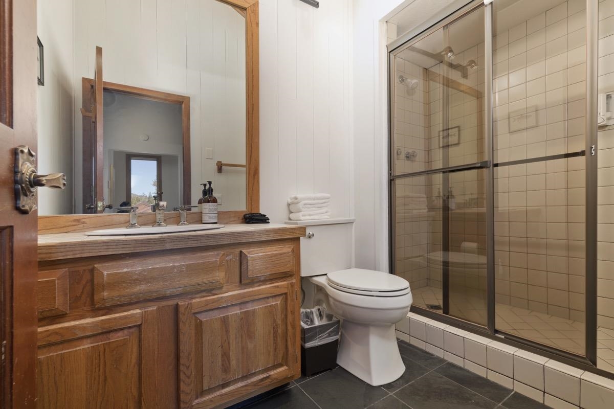 143 Lakeview Blvd #9 (Door 16)