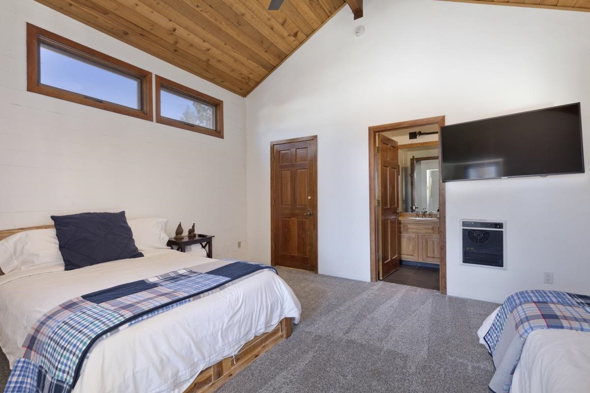 143 Lakeview Blvd #9 (Door 16)