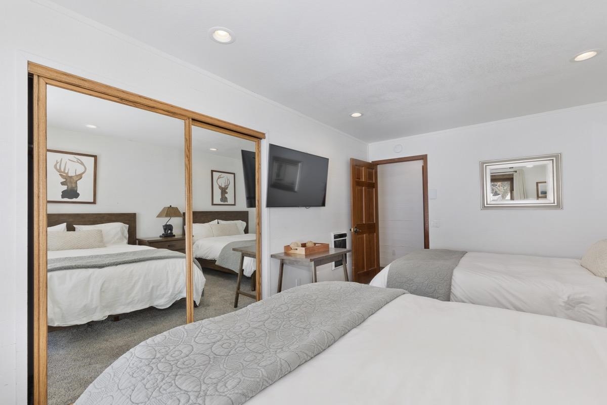 143 Lakeview Blvd #9 (Door 16)