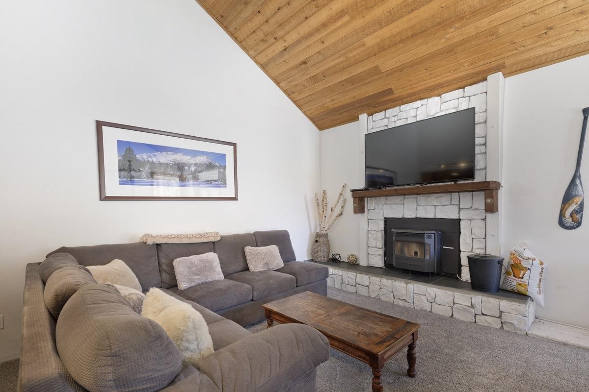 143 Lakeview Blvd #9 (Door 16)