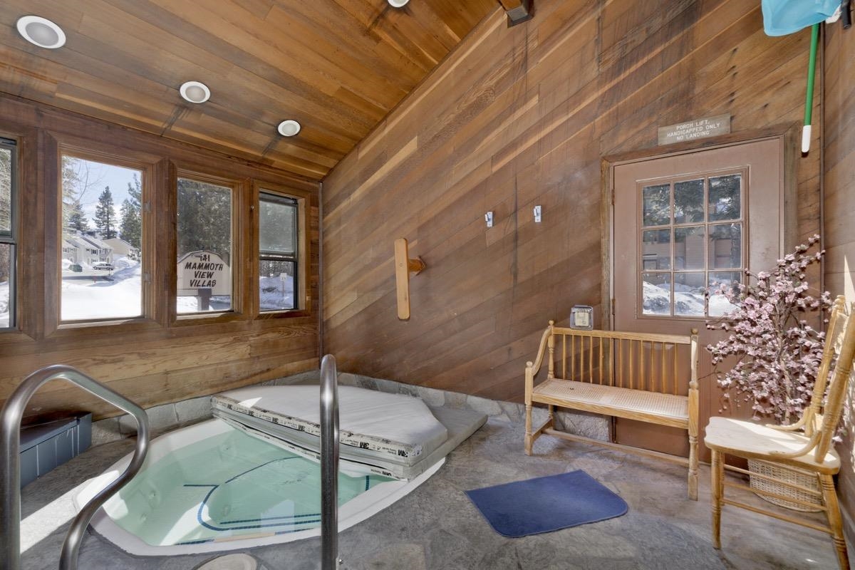 143 Lakeview Blvd #9 (Door 16)