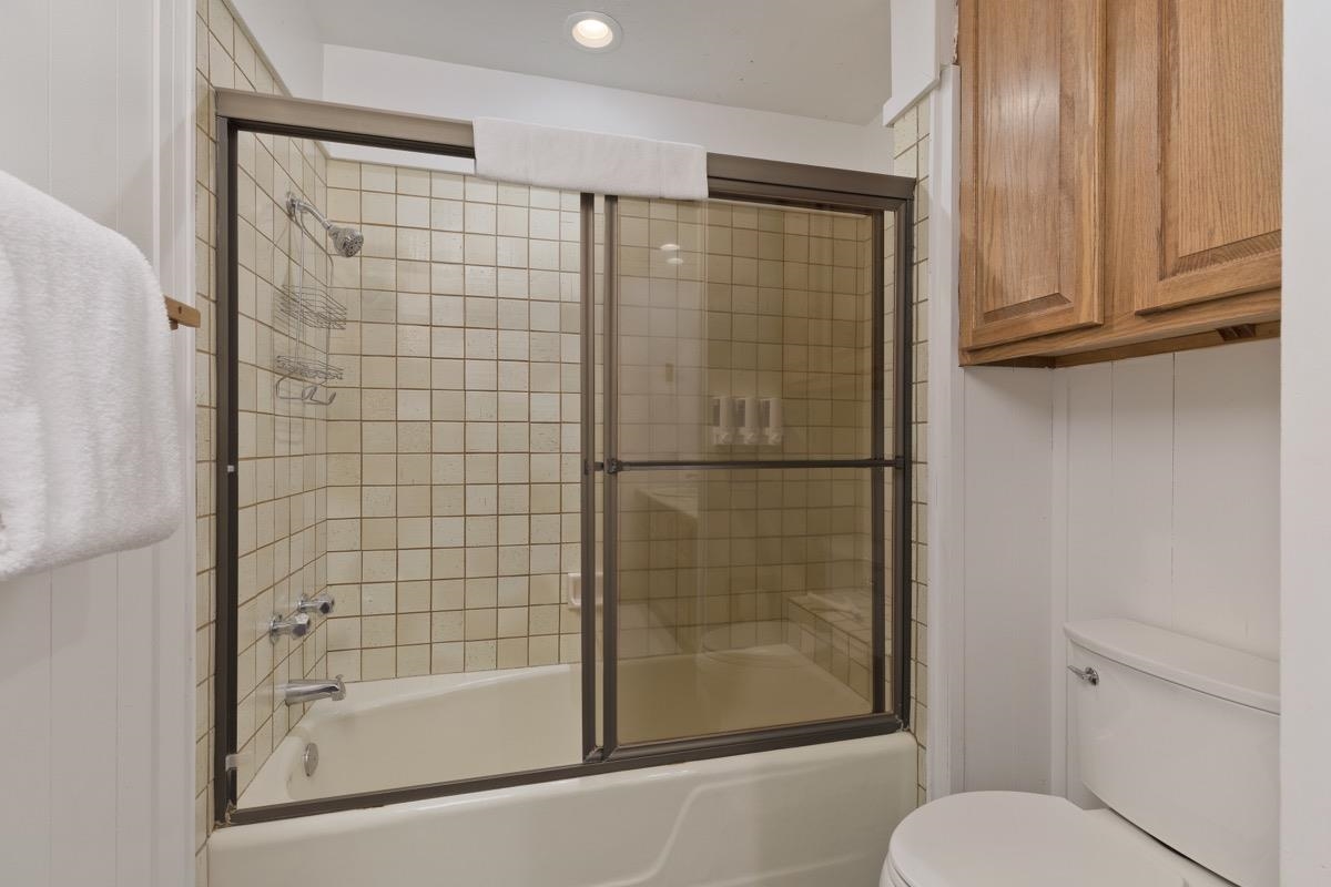 143 Lakeview Blvd #9 (Door 16)